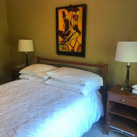 Huron River Guest House 앤아버 외부 사진