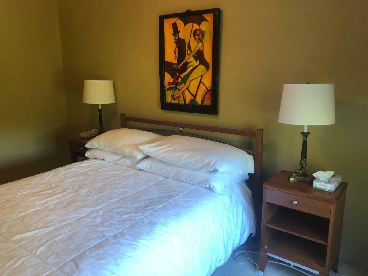 Huron River Guest House 앤아버 외부 사진